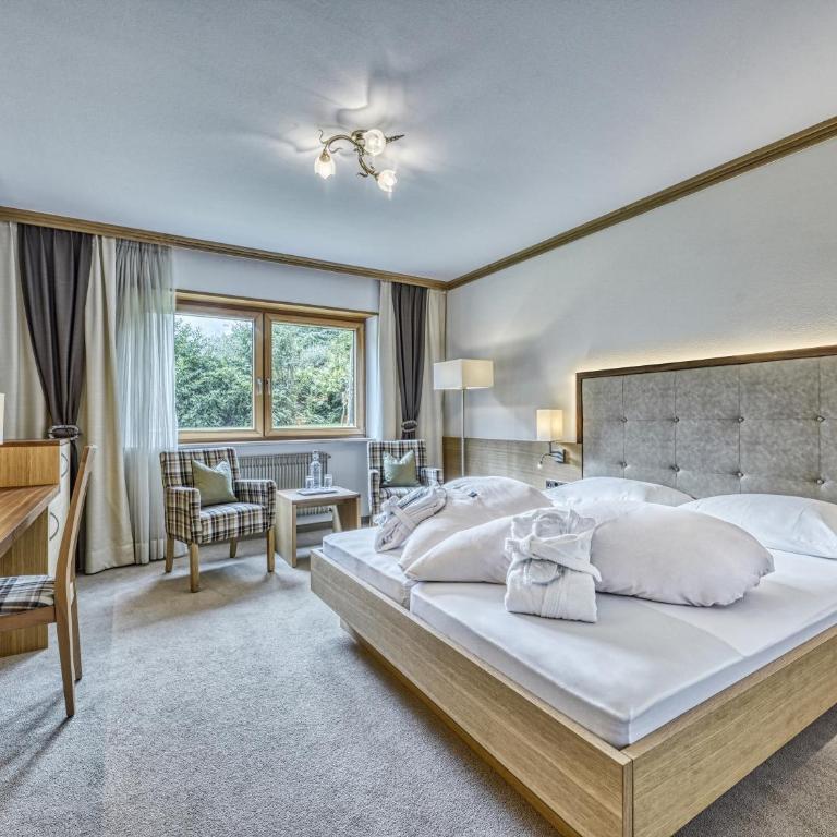 Hotel Traubenheim - Double Room - without Air Conditioning and Balcony - 1