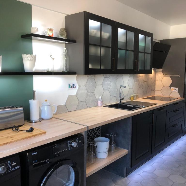 Grand T3- Spacious 2BR Apartement with free parking near city-center Ideal Business & Reims Visits - Appartement 2 Chambres - 1