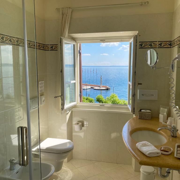 La Vittoria Boutique Hotel - Deluxe Double or Twin Room with Lake View and Balcony - 6