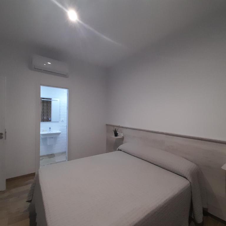 Alojamiento Saturno 1 - Habitación Doble con baño privado - 14
