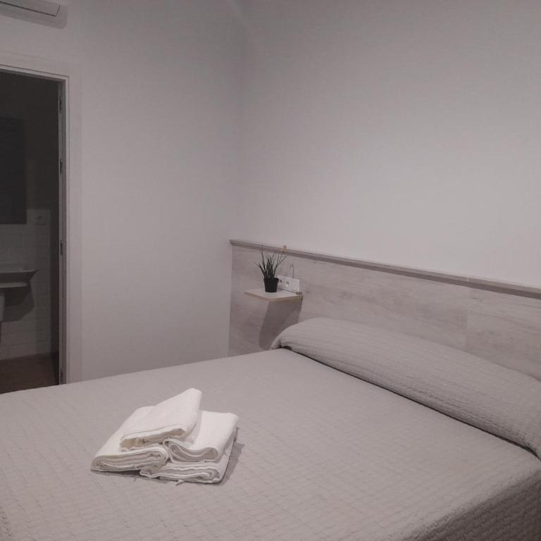 Alojamiento Saturno 1 - Habitación Doble con baño privado - 9