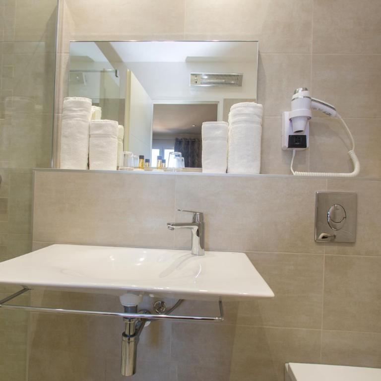 Hotel Cesario - Chambre Double Confort - Vue sur Montagne ou Jardin - 4