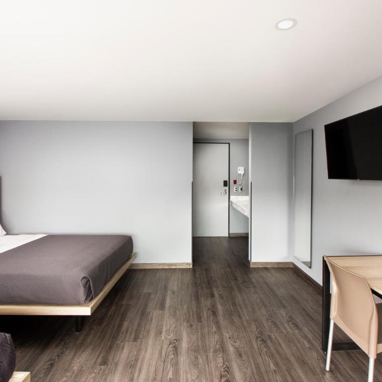 Hotel MX lagunilla CDMX, Trademark Collection by Wyndham - Standard Room with One Queen Bed- Non-Smoking - 1