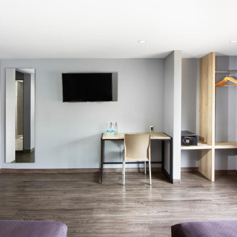 Hotel MX lagunilla CDMX, Trademark Collection by Wyndham - Standard Room with Two Queen Beds - Non-Smoking - 4