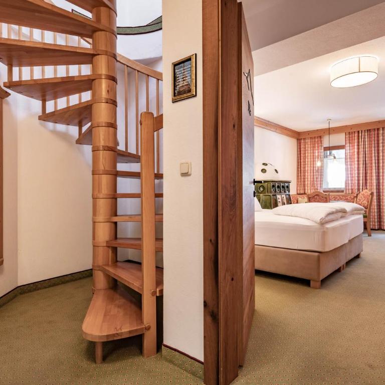 Hotel Berghof Mayrhofen - Maisonette-Suite - 28