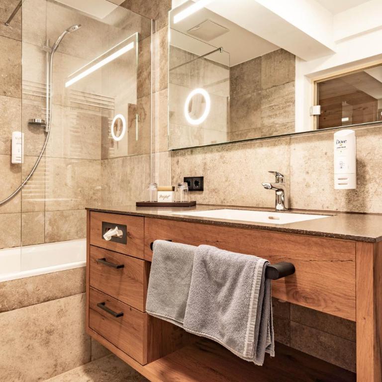 Hotel Berghof Mayrhofen - Maisonette-Suite - 31
