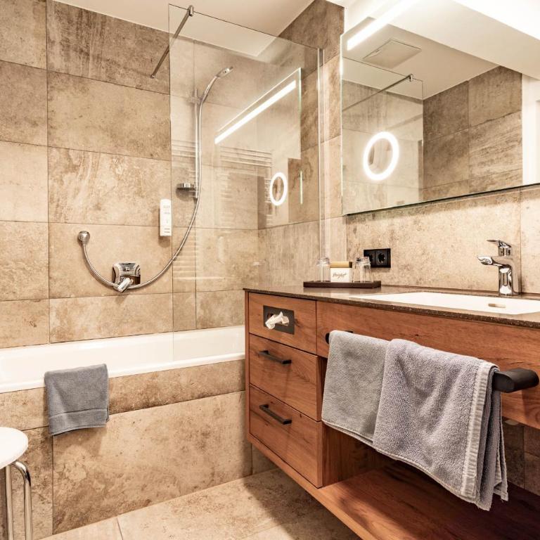 Hotel Berghof Mayrhofen - Maisonette-Suite - 32