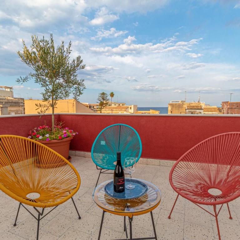 Maison Rouge Ortigia - Two-Bedroom House with Terrace - 55