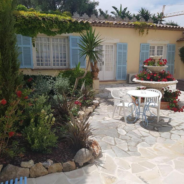 Hôtel de Charme Brise Marine - Chambre Double - Vue sur Jardin - 1