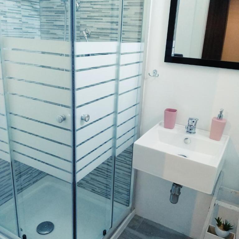 Affittacamere Casa Benso - Camera Matrimoniale/Doppia con Letti Singoli con Bagno - 23