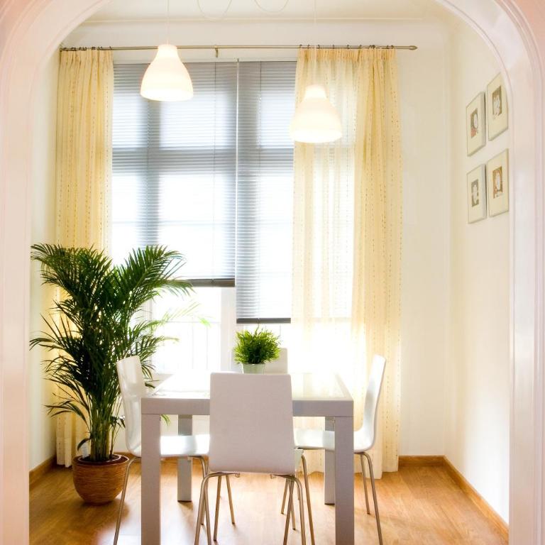 Feelathome Center Apartments - Two-Bedroom Apartment - Gran Via Street (4 Adults) - 5