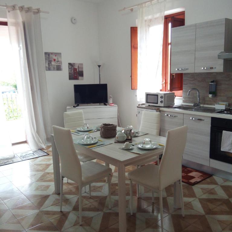 Appartamento a Mondello - Appartamento con 2 Camere da Letto - 2