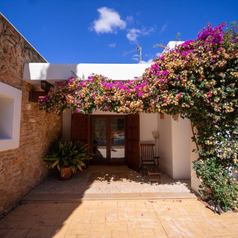 Villa Tegui is a luxury villa close to San Rafael and 10 min drive to Ibiza Town and San Antonio - Villa de 4 dormitorios - 10