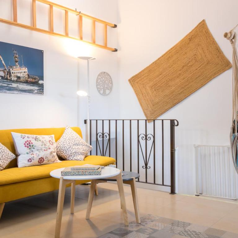 La Vila Feliz, gemütliche private Duplex-Ferienwohnung im typischen Fischerhaus mit fantastischem Meerblick - Apartment - Split Level - 1
