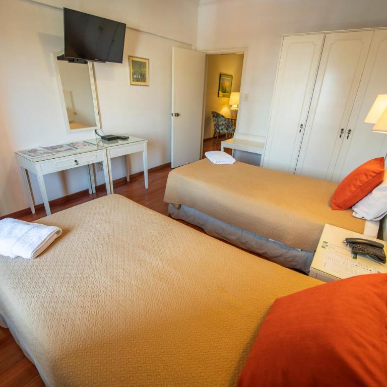 Hotel Cecilia - Habitación Familiar - 4