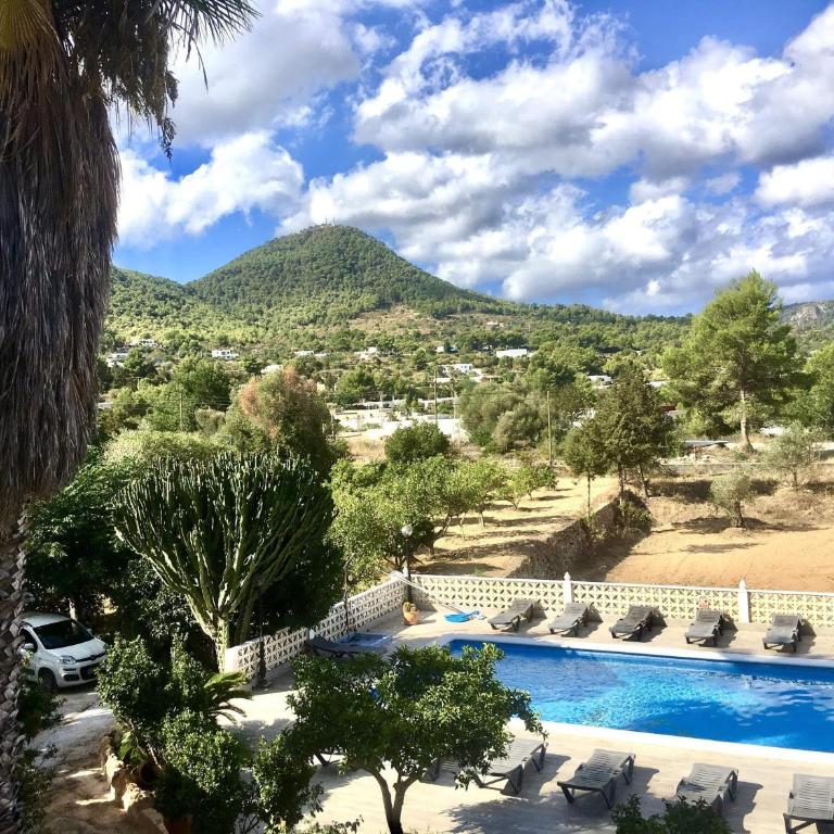 Villa Alexa this charming villa is just a 10 min drive to either Playa Den Bossa or San Antonio - Villa de 3 dormitorios - 8