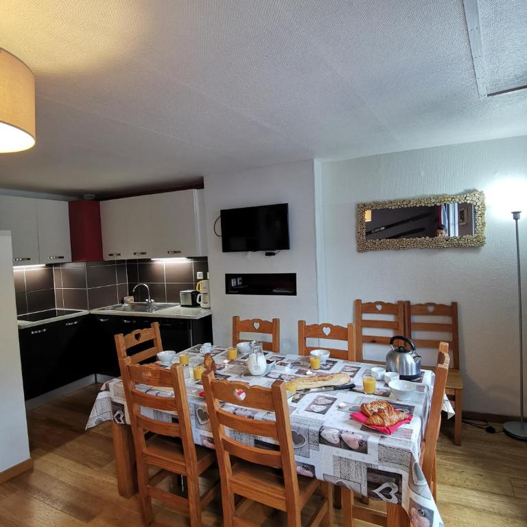 Duplex spacieux avec vue montagne au cœur de Cauterets, 6 à 8 pers, 3 chambres, 2 SDB - Appartement avec Vue sur la Montagne - 28