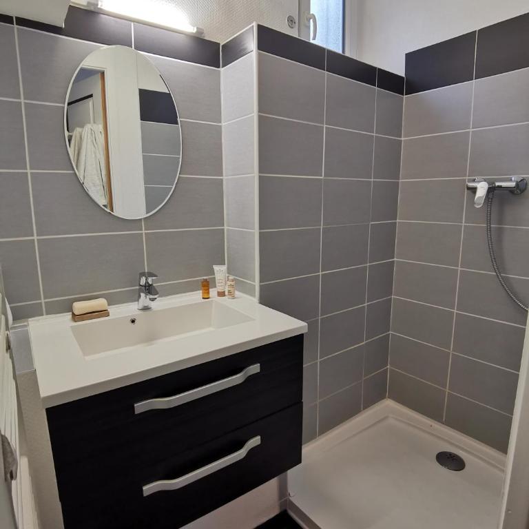Duplex spacieux avec vue montagne au cœur de Cauterets, 6 à 8 pers, 3 chambres, 2 SDB - Appartement avec Vue sur la Montagne - 7