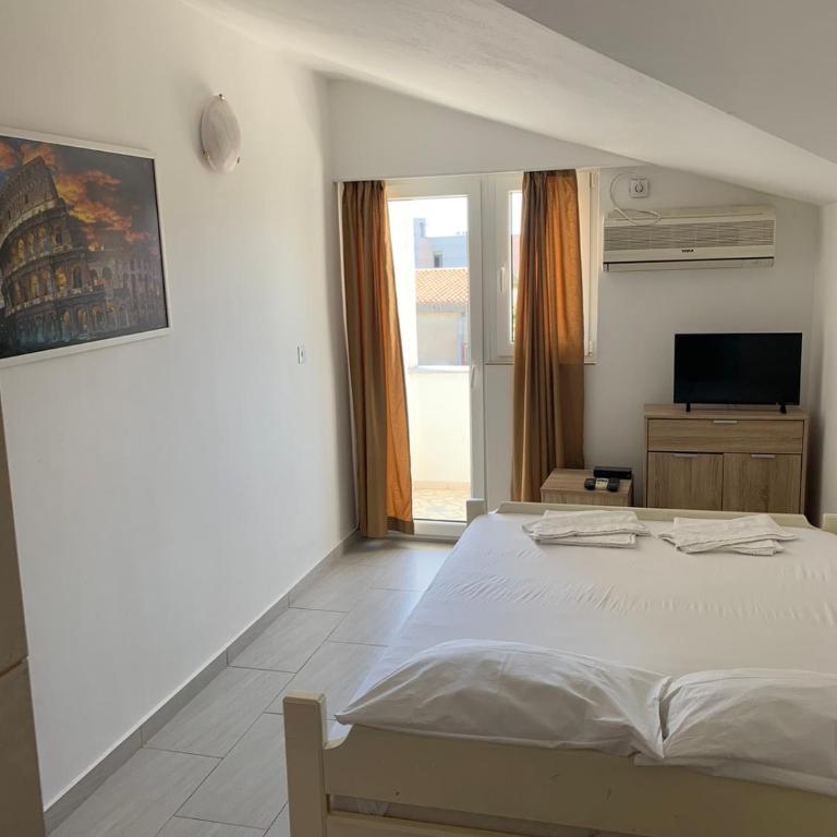 Guesthouse Vila Tamburic - Double Room - 1