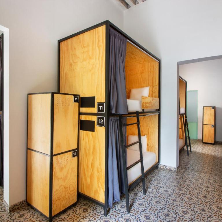 CASA MX alameda - Bed in 10-Bed Female Dormitory Room - 1