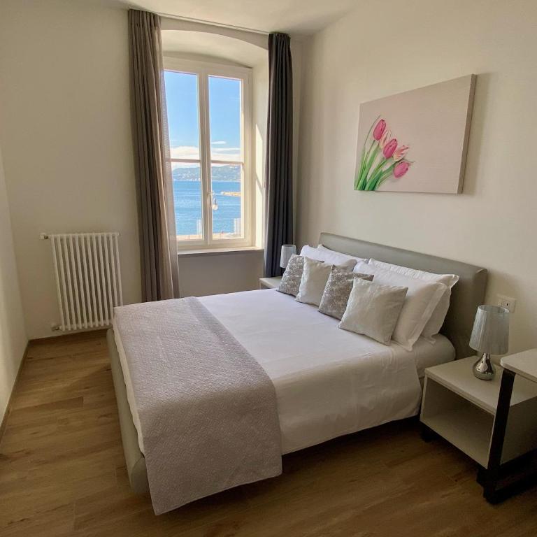 Five Flowers Guest House - Camera Matrimoniale con Vista Mare - 1