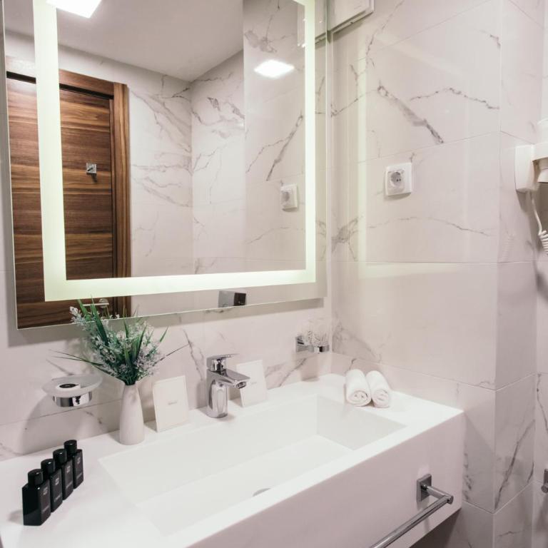 Central Point Hotel Beograd - Standardna Jednokrevetna Soba - 1