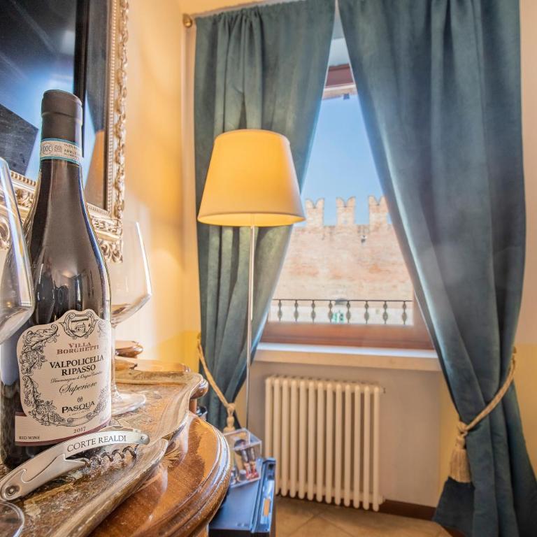 Corte Realdi Castelvecchio Verona - Grand Deluxe King Room with Castle View - 6