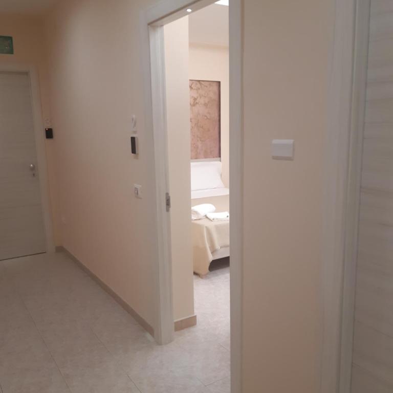 Vittorio Veneto Accomodation - Tropea city center - Camera Familiare con Balcone - 6