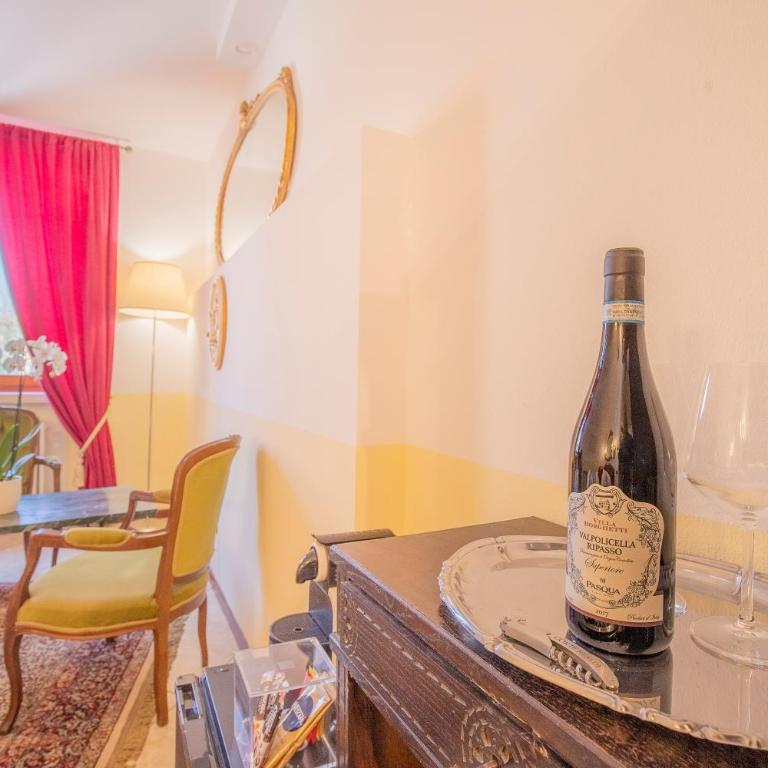 Corte Realdi Castelvecchio Verona - Deluxe King Room with Castle View - 4