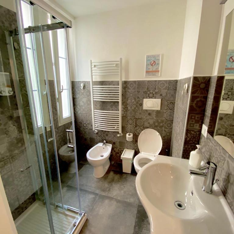 Mimì Rooms&Studios - Camera Matrimoniale/Doppia con Letti Singoli con Bagno - 7