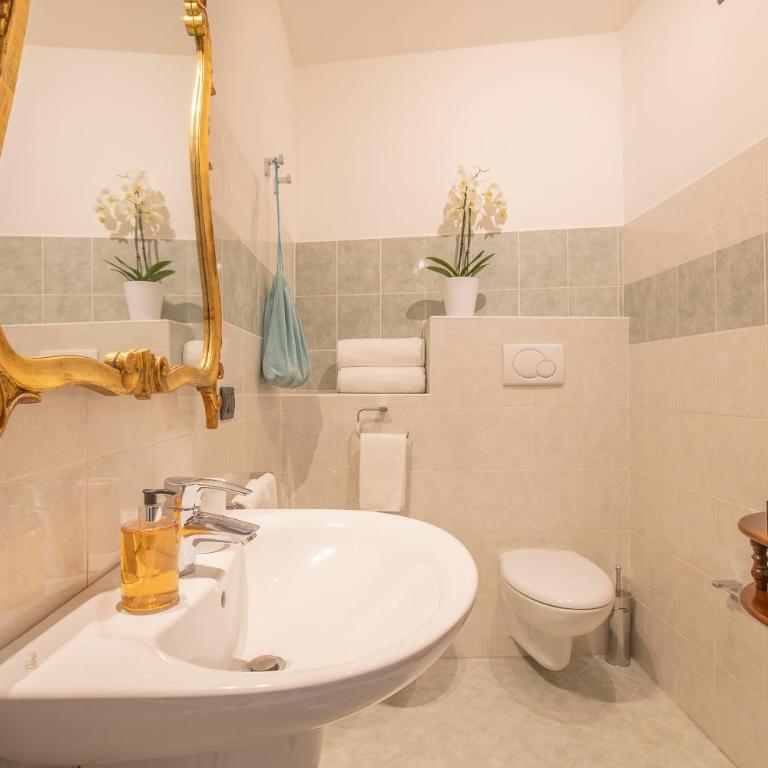 Corte Realdi Castelvecchio Verona - Junior Suite with Castle View - 8