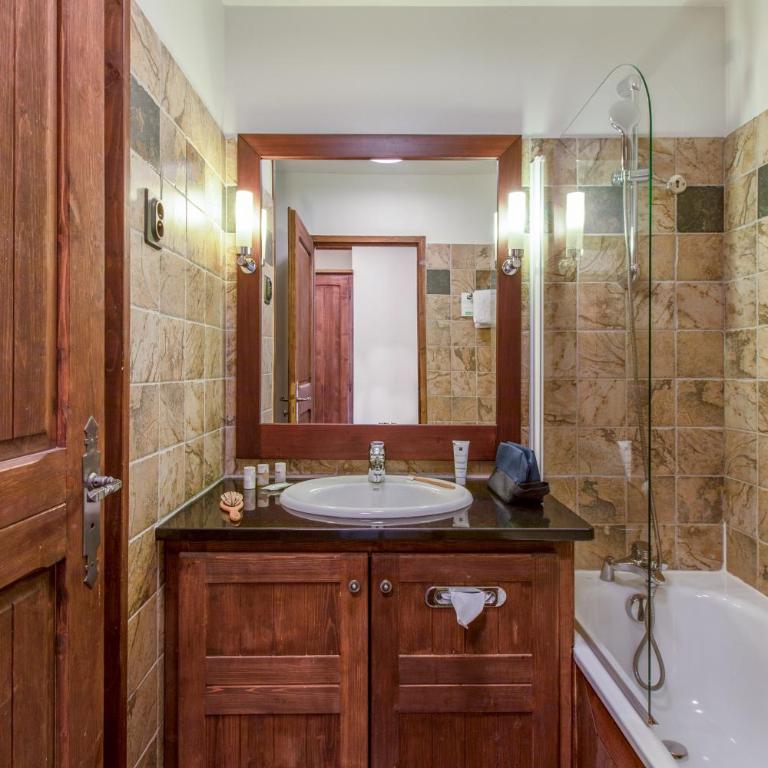 Résidence Pierre & Vacances Premium Arc 1950 Le Village - Appartement 2 Chambres - Accès à la Piscine Extérieure (6 Personnes) - 2