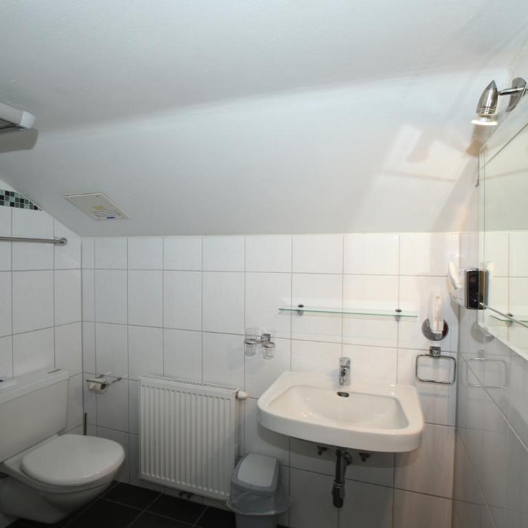 T3 Alpenhotel Garfrescha - Dreibettzimmer - 2
