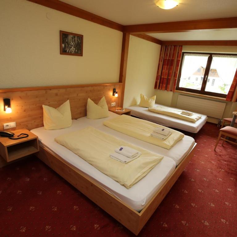 T3 Alpenhotel Garfrescha - Doppelzimmer mit Zustellbett - 3