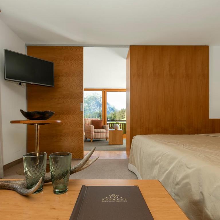 Hotel Sunora - Ski In Ski Out - Formerly Hotel Schranz - Klassische Suite mit Balkon - 3