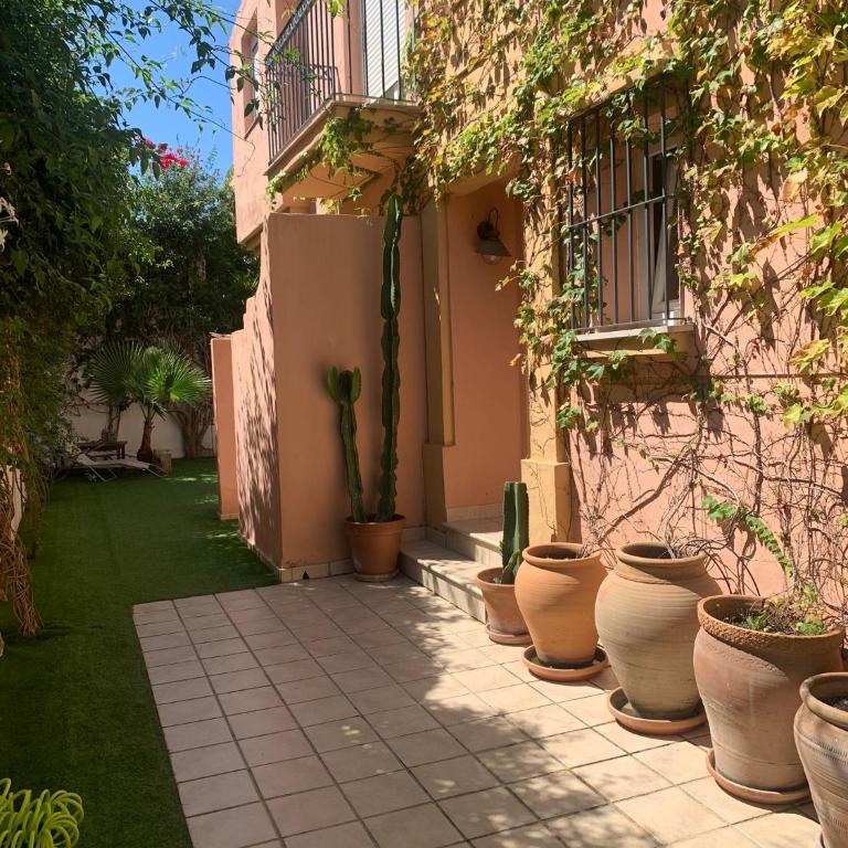 CASA 4 HABITACIONES CON JARDIN 10 Pax - Casa - 4