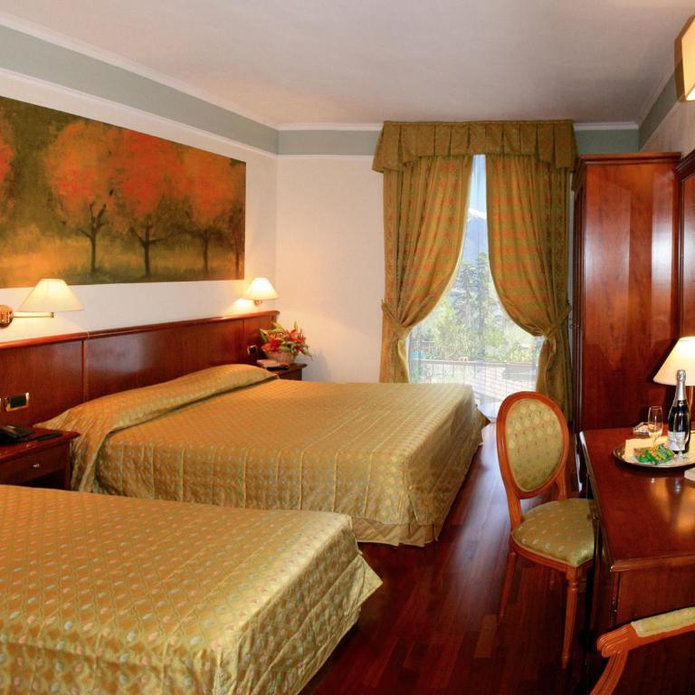 Hotel Astra - Camera Tripla - 2