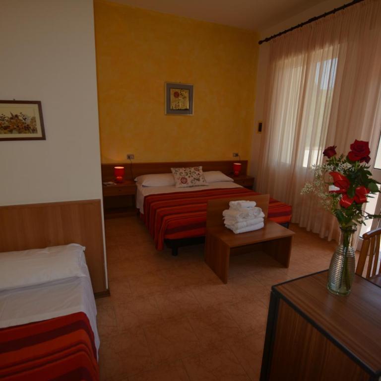 Hotel Nuova Graziosa - Triple Room with Terrace - 4