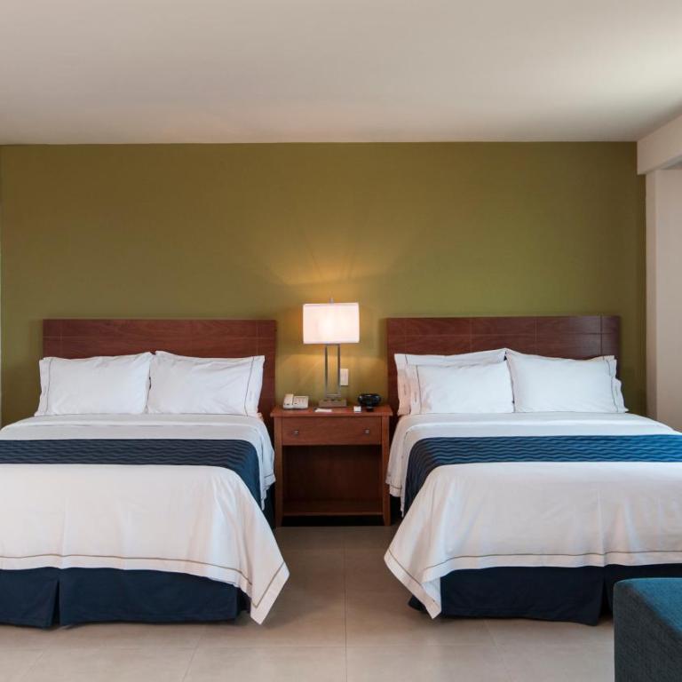 Holiday Inn Express Cabo San Lucas by IHG - Standard Queen Room with Two Queen Beds - Extra Floor Space - 4