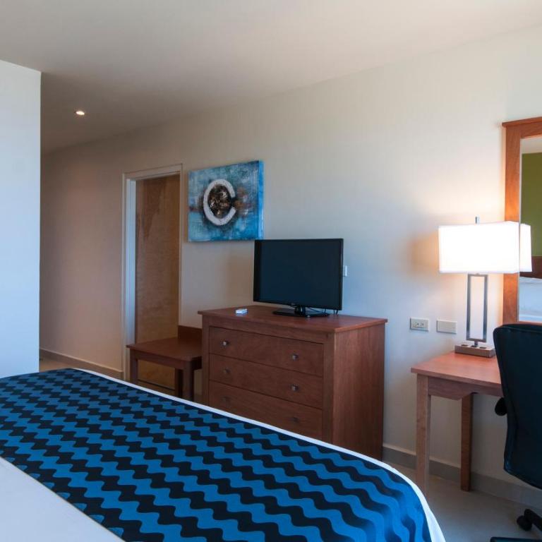 Holiday Inn Express Cabo San Lucas by IHG - Habitación Doble Estándar con cama grande - adaptada para personas de movilidad reducida - 2