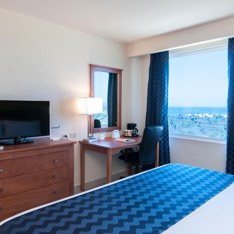 Holiday Inn Express Cabo San Lucas by IHG - Habitación Doble Estándar con cama grande - adaptada para personas de movilidad reducida - 1
