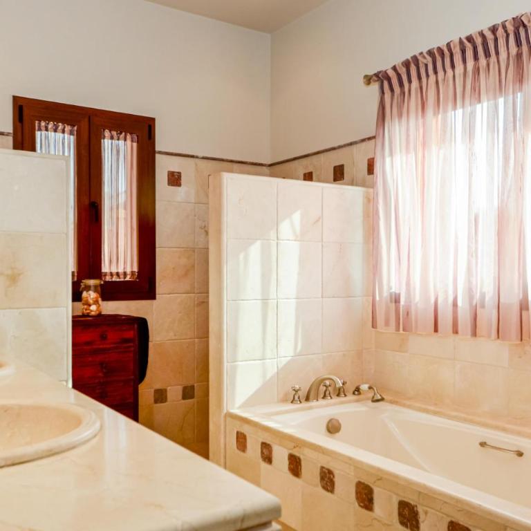 Nice Home In Estepona - Casa de Vacaciones de 6 dormitorios - 47