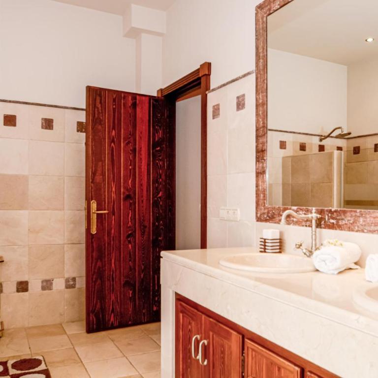 Nice Home In Estepona - Casa de Vacaciones de 6 dormitorios - 48