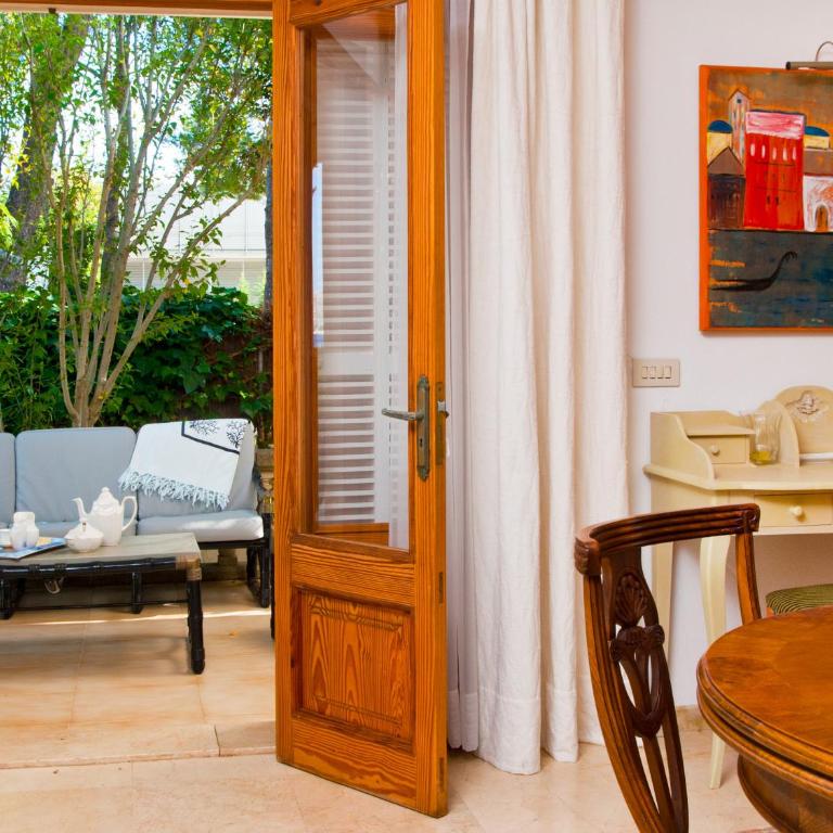 Villa Tita de Manresa, con jardines y vista mar - Villa - 12