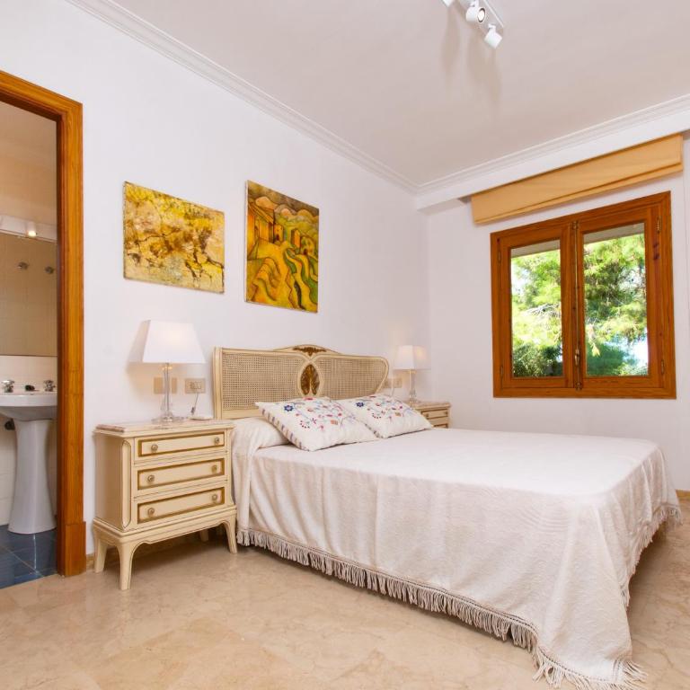 Villa Tita de Manresa, con jardines y vista mar - Villa - 19