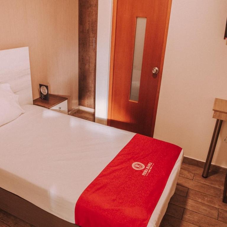 Luxuri Hotel Piedra Blanca - Single Room with Private Bathroom - 1