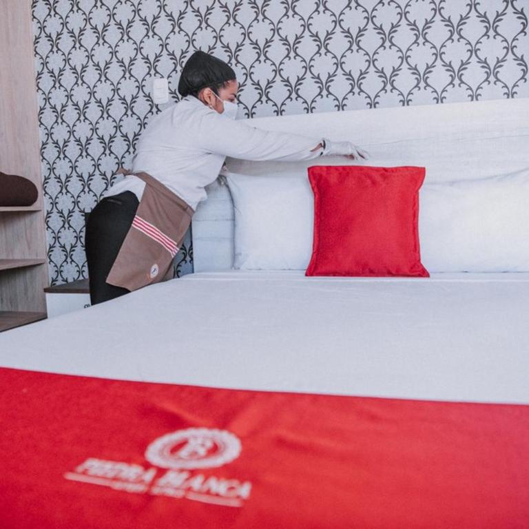 Luxuri Hotel Piedra Blanca - Suite - 4