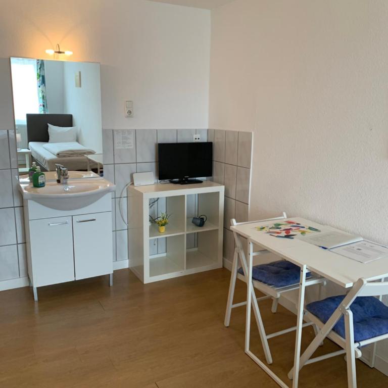 Pension Belo Sono München - Chambre Lits Jumeaux Économique avec Salle de Bains Commune - 13