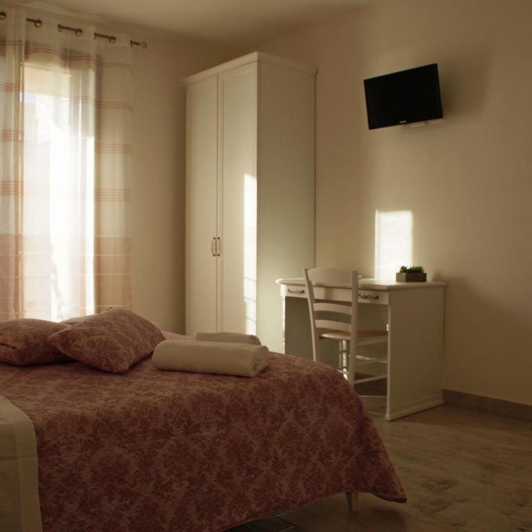 Stella Fenicia - Camera Familiare con Balcone - 4