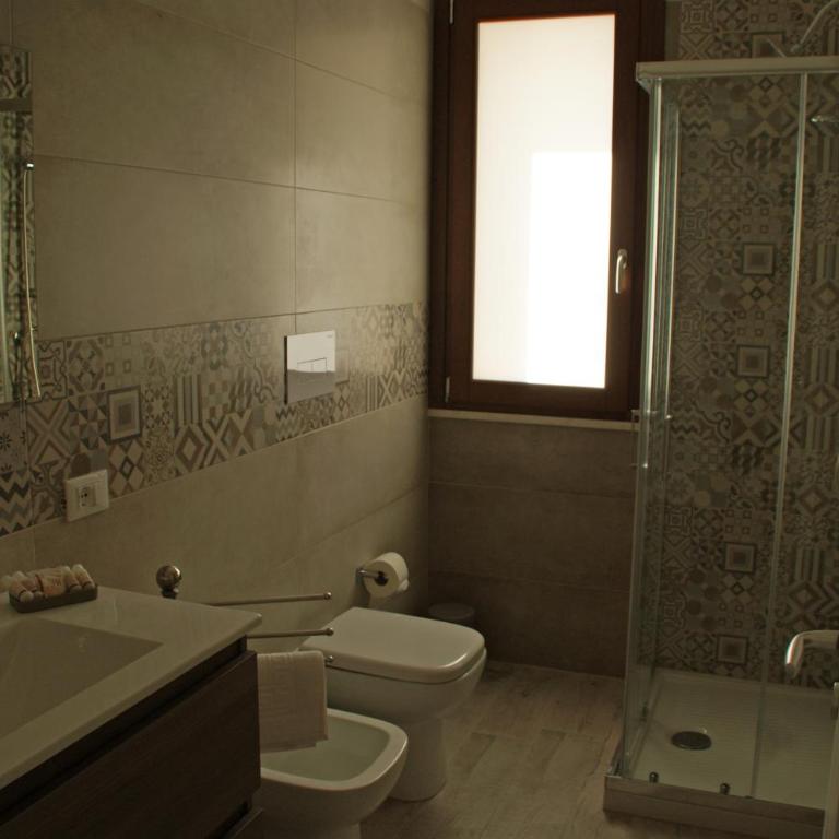 Stella Fenicia - Camera Familiare con Balcone - 3